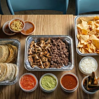 Tray of 1 Pound (lb) of Mixed Carne Asada and Chicken