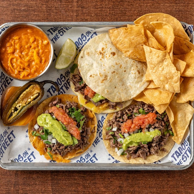 Tots Asada Combo.